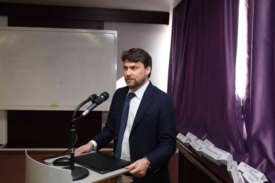 Akdeniz Üniversitesinde Kadın Sağlığı Konuşuldu