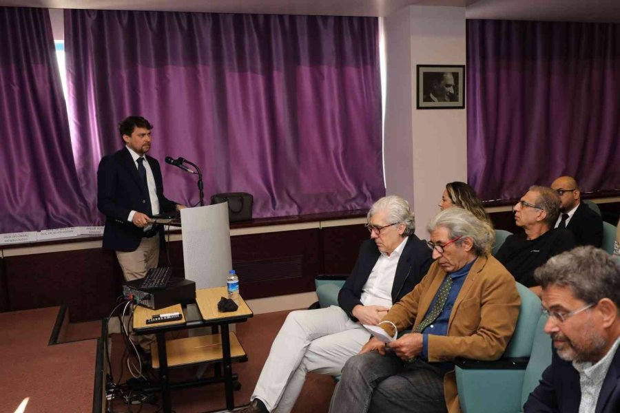 Akdeniz Üniversitesinde Kadın Sağlığı Konuşuldu