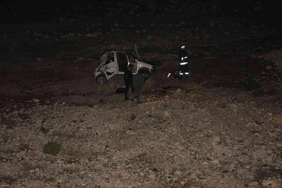 Korkuteli’nde Otomobil Dereye Uçtu: 1 Ölü, 1 Yaralı