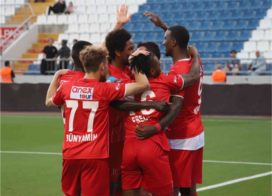 Antalyaspor, Yenilmezlik Serisini 15 Maça Yükseltti