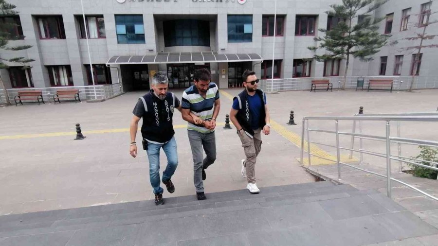 Alıcı Kılığına Giren Polisler, Cezaevinden İzinli Çıkan İş Makinesi Hırsızını Suçüstü Yakaladı