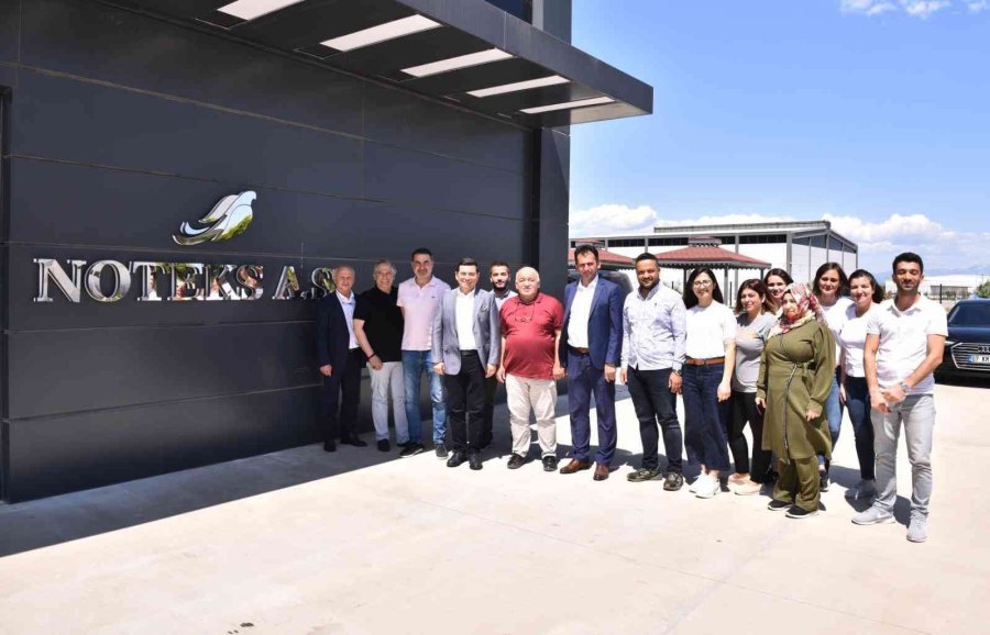 Başkan Tütüncü, Sanayide Döküm Yaptı