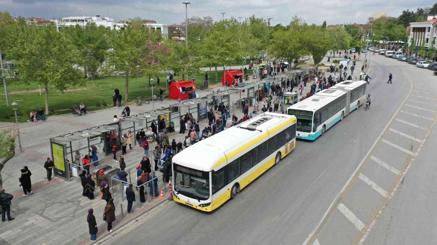 Turnikeli Otobüs Durağı İle Trafik Güvenliği Arttı, Bekleme Süresi Azaldı
