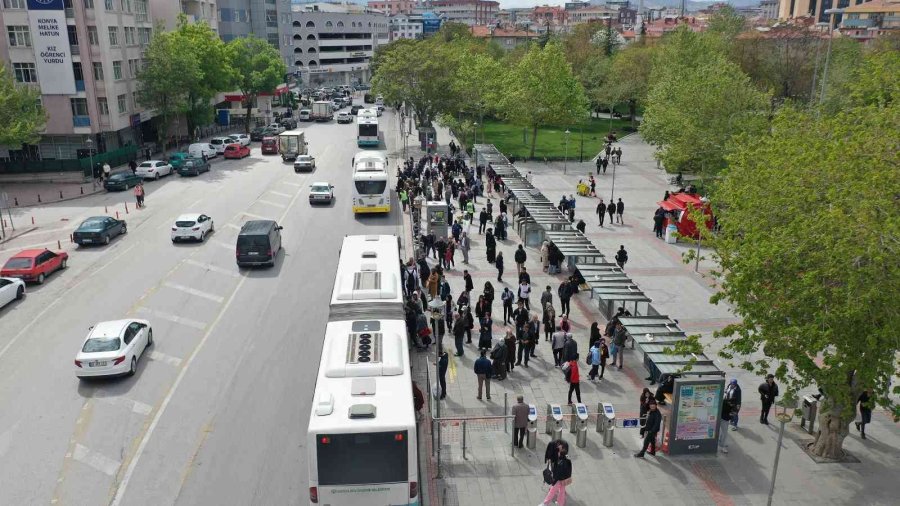 Turnikeli Otobüs Durağı İle Trafik Güvenliği Arttı, Bekleme Süresi Azaldı