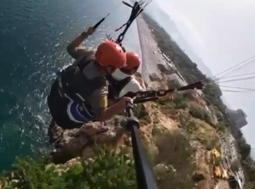 Uçuşa Yasak Bölgede Yamaç Paraşütçülerinin Bağlama Keyfi