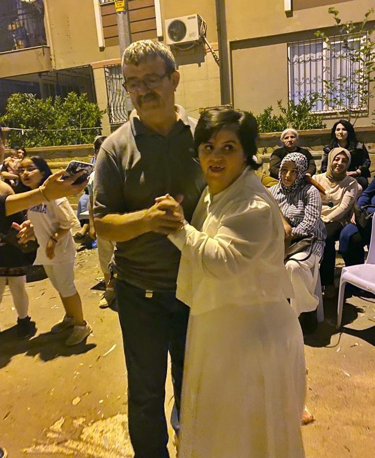 Koca Yürekli Baba, Down Sendromlu Kızının Düğün Hayalini Sokağı Kapatarak Gerçekleştirdi