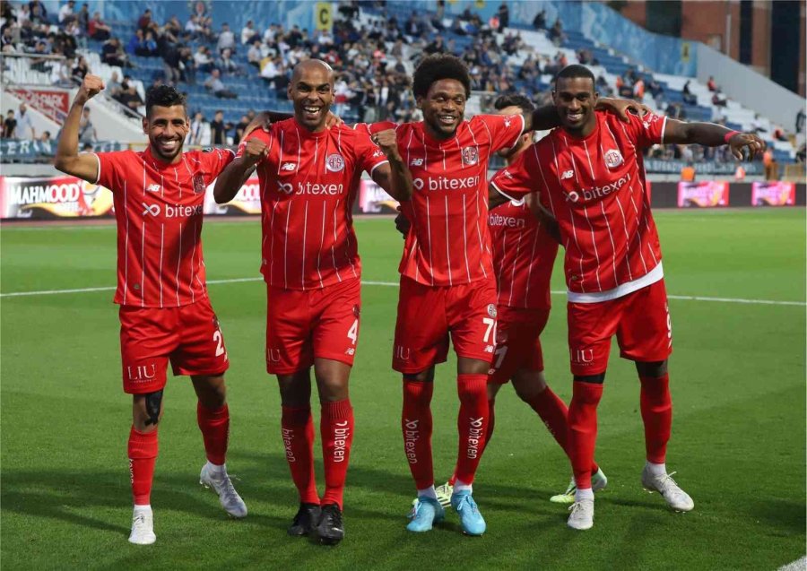 Antalyaspor, Yenilmezlik Serisini 15 Maça Yükseltti