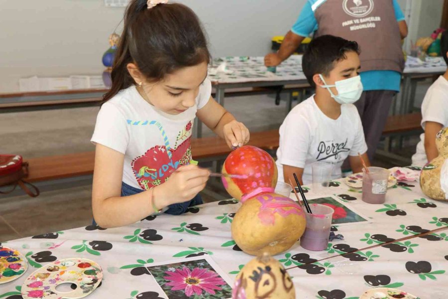 Alanya’da Su Kabakları Miniklerin Elinden Renklendi