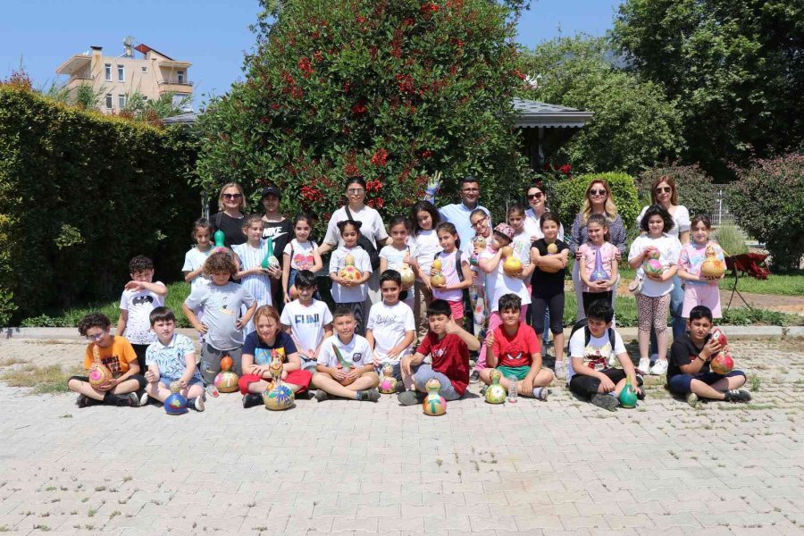 Alanya’da Su Kabakları Miniklerin Elinden Renklendi