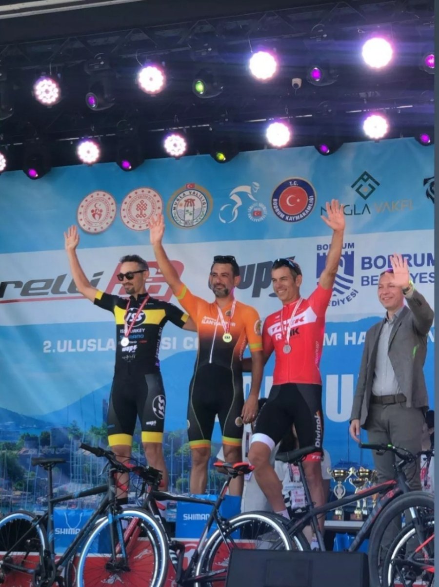Alanyasporlu Bisikletçiler Bodrum’da 2 Madalya Kazandı