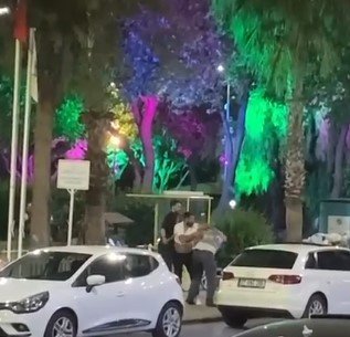 Antalya’da Silahlı Sopalı Kavga, Silahla Ateş Edilme Anı Kamerada: 3 Yaralı, 3 Gözaltı