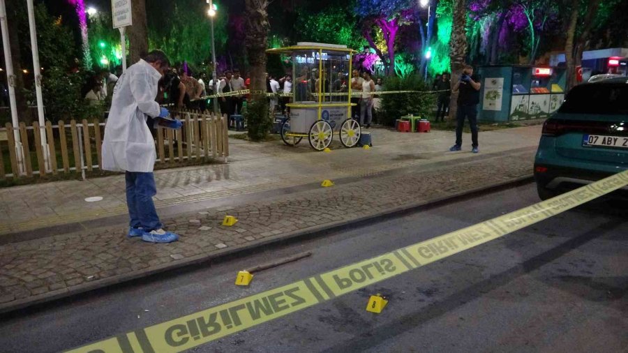 Antalya’da Silahlı Sopalı Kavga, Silahla Ateş Edilme Anı Kamerada: 3 Yaralı, 3 Gözaltı