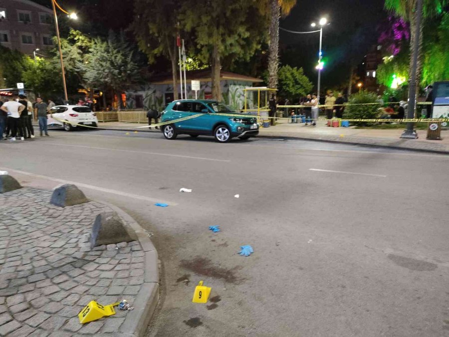 Antalya’da Silahlı Sopalı Kavga, Silahla Ateş Edilme Anı Kamerada: 3 Yaralı, 3 Gözaltı