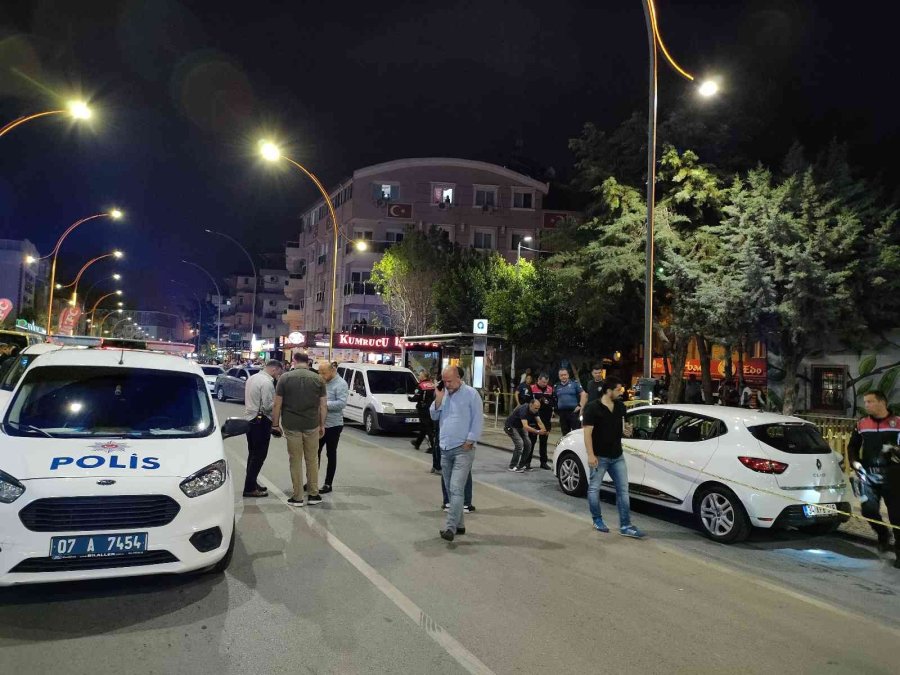 Antalya’da Silahlı Sopalı Kavga, Silahla Ateş Edilme Anı Kamerada: 3 Yaralı, 3 Gözaltı