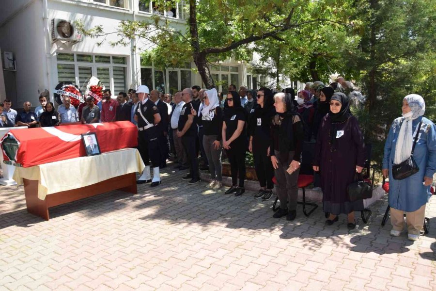 Emekli Vali Yardımcısı Aytekin, Kansere Yenik Düştü