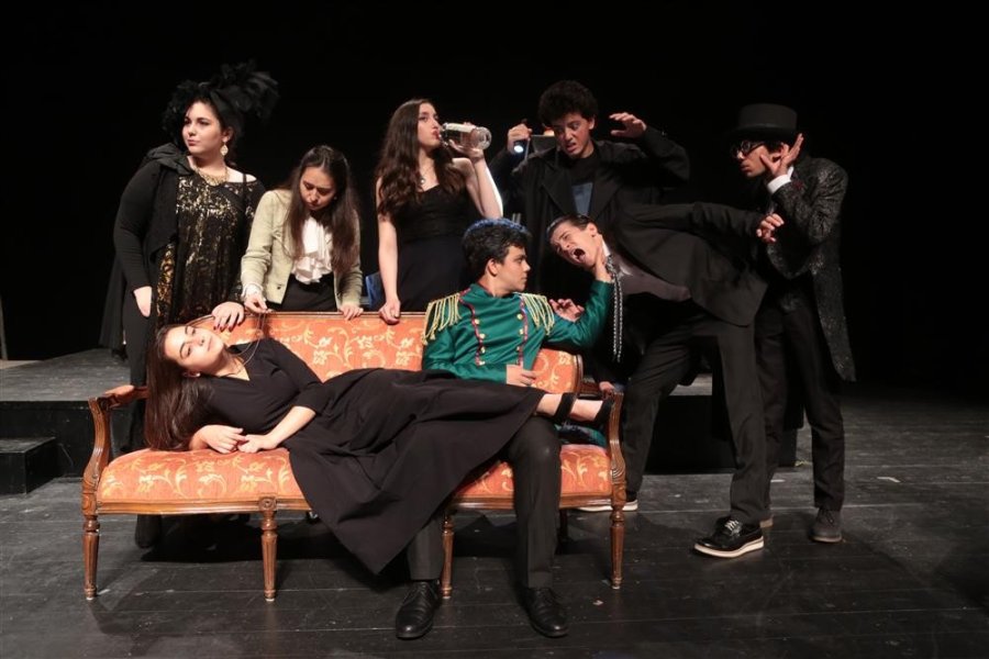 Öğrenciler Sınıftan Sahneye İnerek Tiyatro Oynayacak