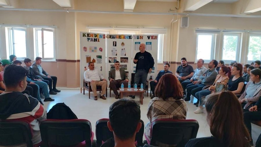 Alanyaspor Başkanı Çavuşoğlu Öğrenciler İle Buluştu