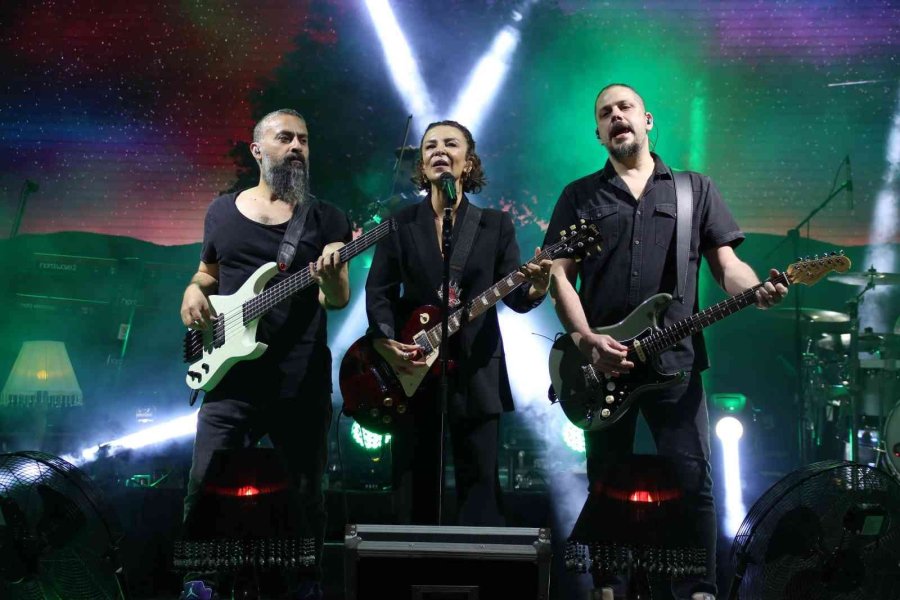 Konya’da Hayranları Fatma Turgut’la Coştu