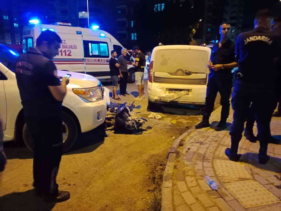 Motosiklete Çarpan Rus Turist Fren Yerine Gaza Bastı