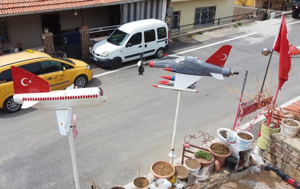 Çocukluğunda Pilotluk Hayali Kuran Kişi Hevesini Yaptığı Uçak Maketleriyle Gideriyor