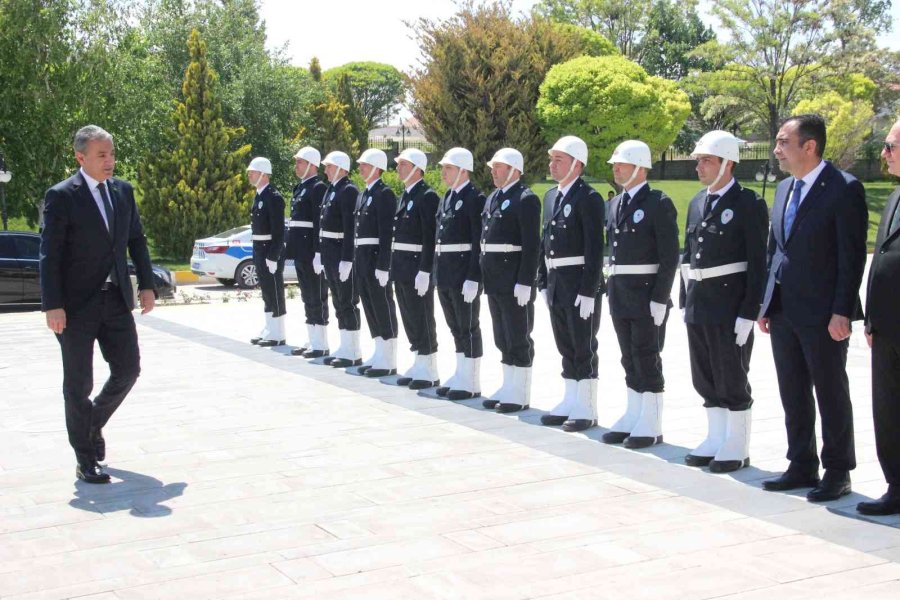 Karaman Valisi Tuncay Akkoyun Görevine Başladı