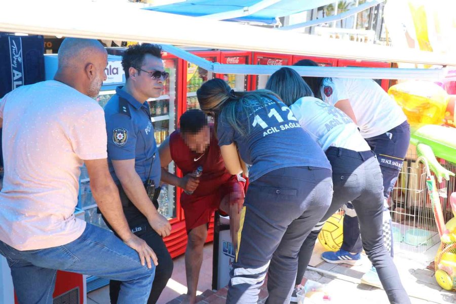 Haczi Benzin Ve Çakmakla Engellemek İsteyen Aileyi Polis Güçlükle İkna Etti