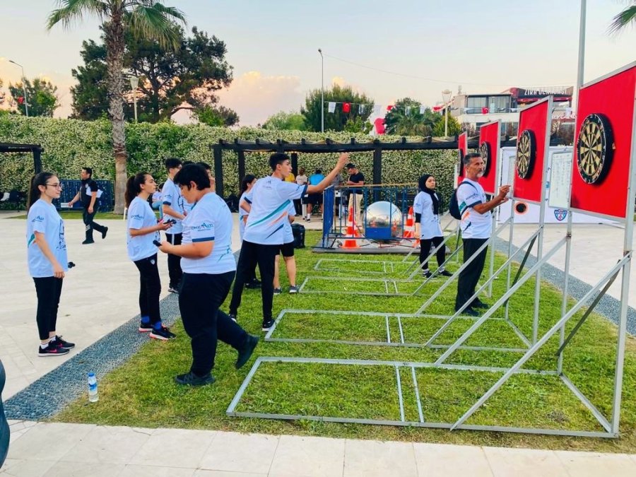 Konyaaltı’nda Gençlik Şenliği Başladı