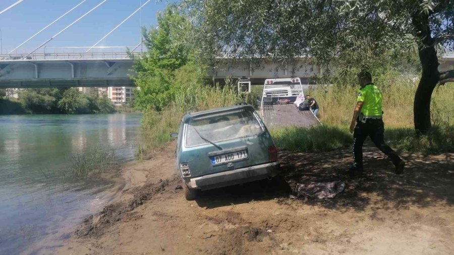 Çamura Saplanan Araçtaki Alkollü Şahıs Polise Drift Maceralarını Anlattı