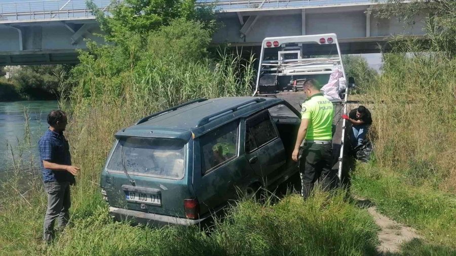 Çamura Saplanan Araçtaki Alkollü Şahıs Polise Drift Maceralarını Anlattı