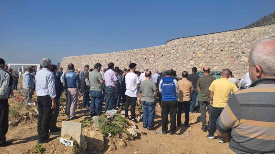 Saplantılı Aşık Kurbanı Sinem Toprağa Verildi