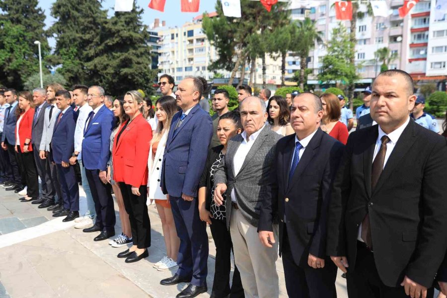 Büyükşehir Belediyesi 19 Mayıs’ı Törenle Kutladı