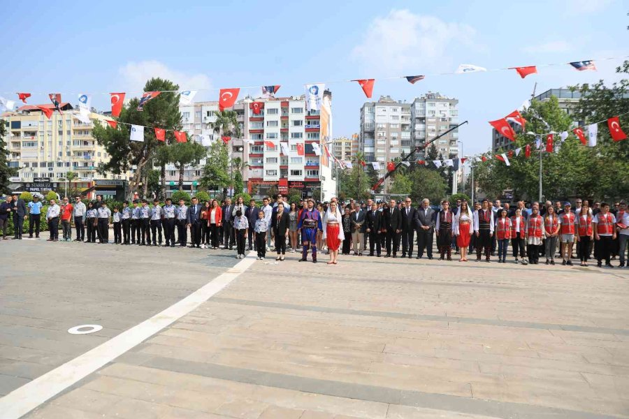 Büyükşehir Belediyesi 19 Mayıs’ı Törenle Kutladı
