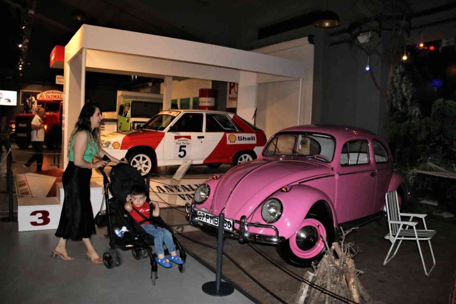 En Eskisi 65 Yaşında 70 Aracın Yer Aldığı Müze Ziyaretçilerine Kapılarını Açtı