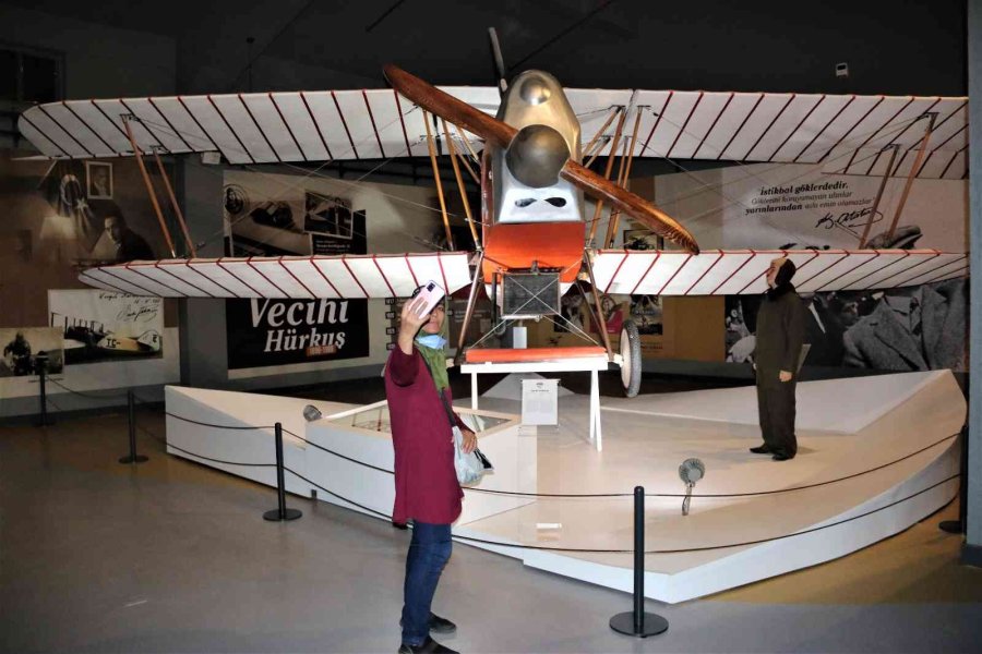 En Eskisi 65 Yaşında 70 Aracın Yer Aldığı Müze Ziyaretçilerine Kapılarını Açtı