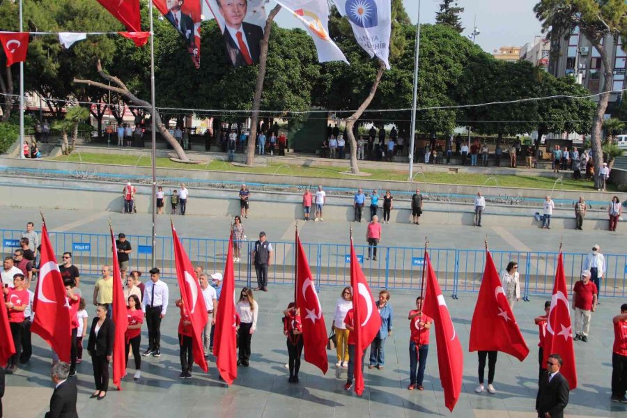 Antalya’da "19 Mayıs" Etkinlikleri Atatürk Anıtı’na Çelenk Sunumuyla Başladı