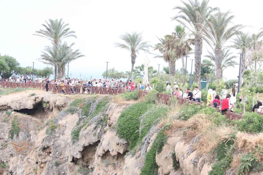 4 Yaşındaki Çocuğun Şelale Deresine Düştüğü İhbarı Ekipleri Alarma Geçirdi