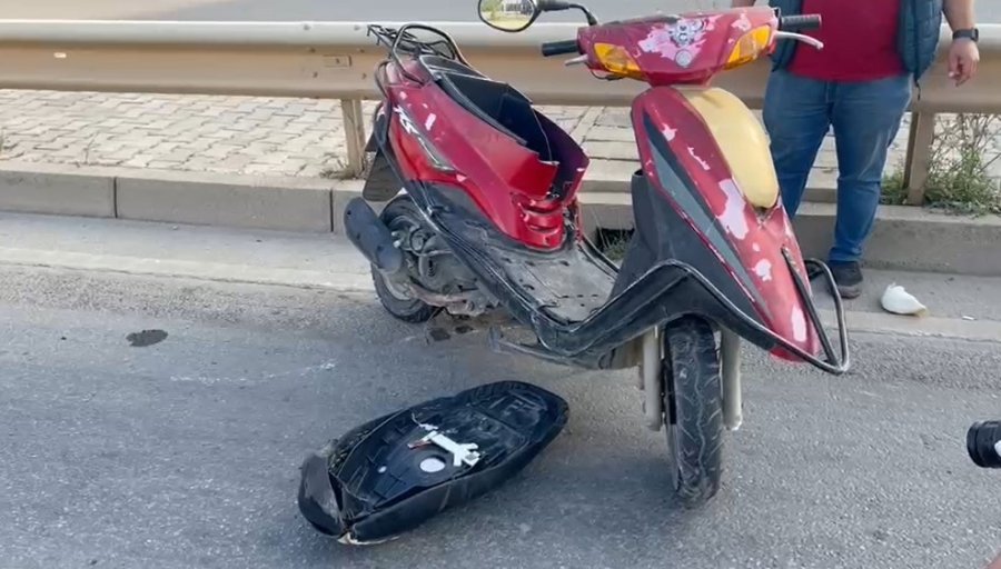 Refüje Çarpan Motosikletin 18 Yaşındaki Sürücüsü Hayatını Kaybetti