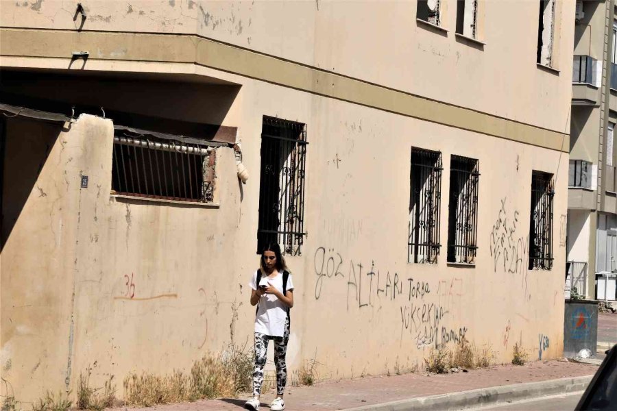 Madde Bağımlıların Merkezi Fetö’nün Metruk Binasına Demirli Önlem