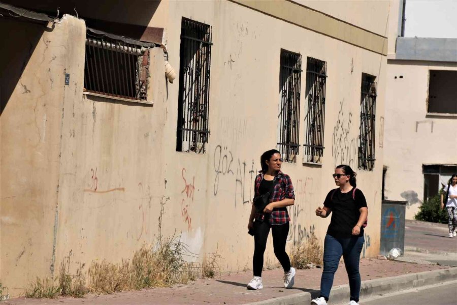 Madde Bağımlıların Merkezi Fetö’nün Metruk Binasına Demirli Önlem