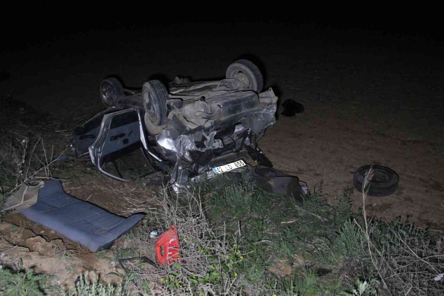 Karaman’da Takla Atan Otomobilde Sıkışan 3 Kişi İtfaiye Tarafından Kurtarıldı