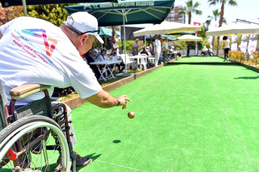 Mersin’de ’engelsiz Bocce Turnuvası’ Düzenlendi