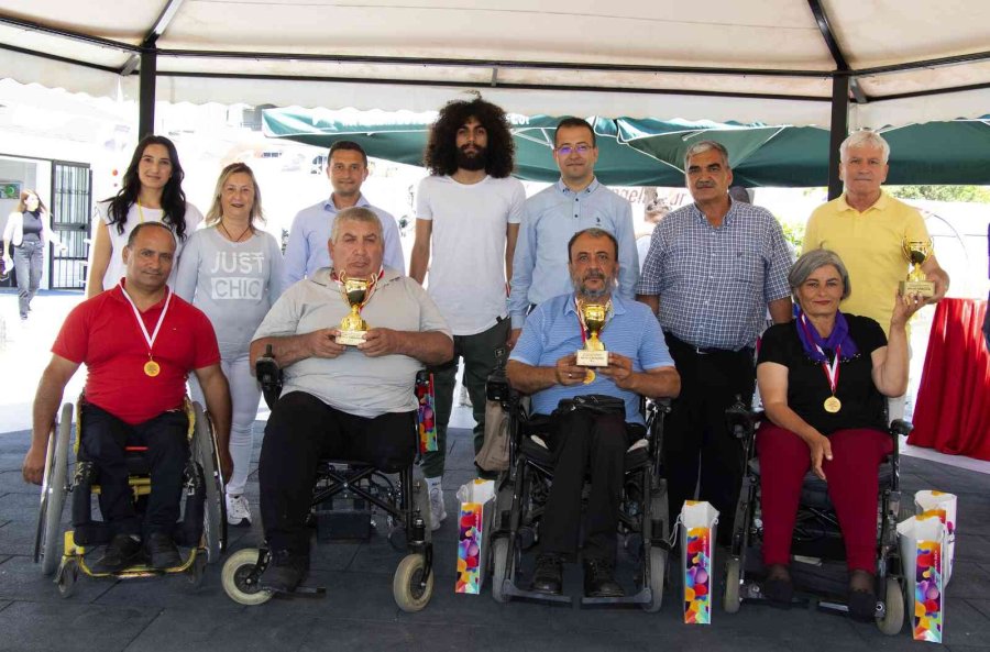 Mersin’de ’engelsiz Bocce Turnuvası’ Düzenlendi