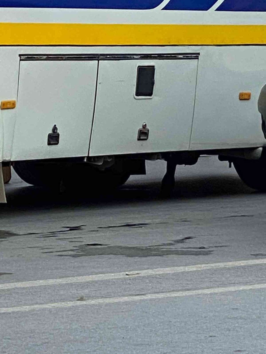 Otobüsün Altında Kalan Kadın Hayatını Kaybetti