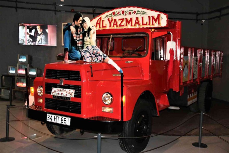 En Eskisi 65 Yaşında 70 Aracın Yer Aldığı Müze Ziyaretçilerine Kapılarını Açtı