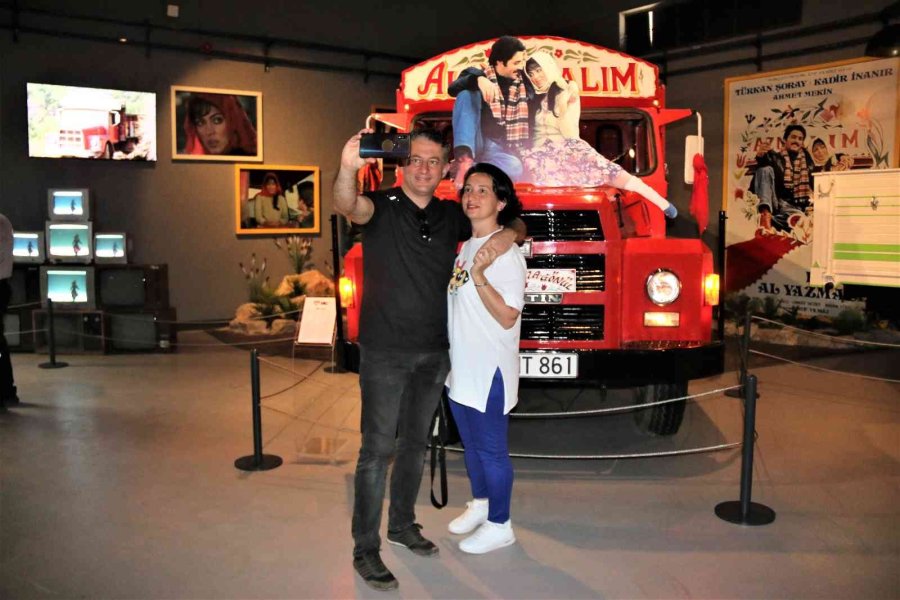 En Eskisi 65 Yaşında 70 Aracın Yer Aldığı Müze Ziyaretçilerine Kapılarını Açtı