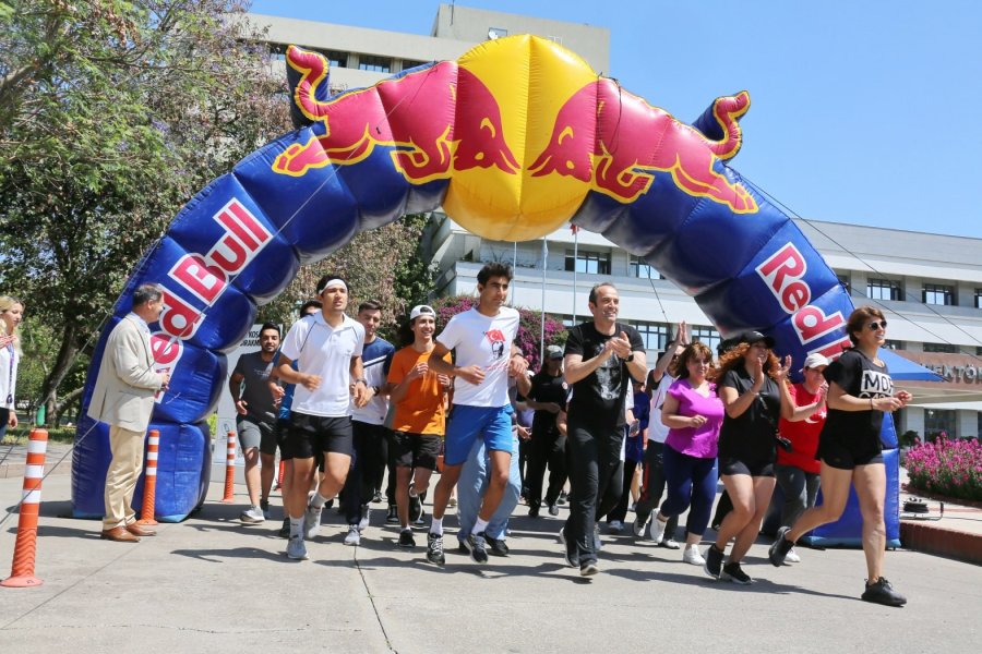 Akdeniz Üniversitesi’nde Bin 919 Metrelik Parkurda Anlamlı Koşu