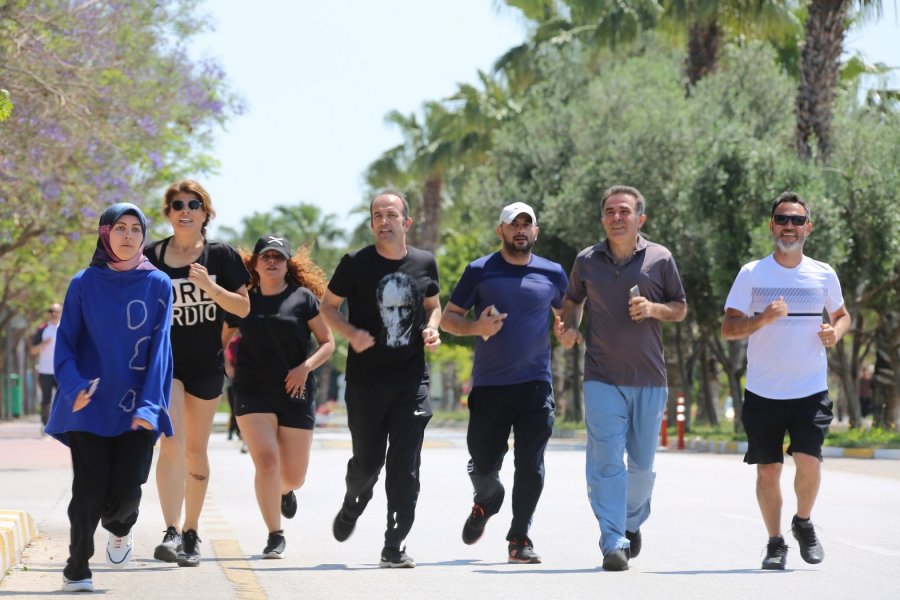 Akdeniz Üniversitesi’nde Bin 919 Metrelik Parkurda Anlamlı Koşu