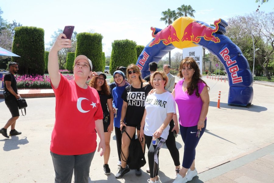 Akdeniz Üniversitesi’nde Bin 919 Metrelik Parkurda Anlamlı Koşu