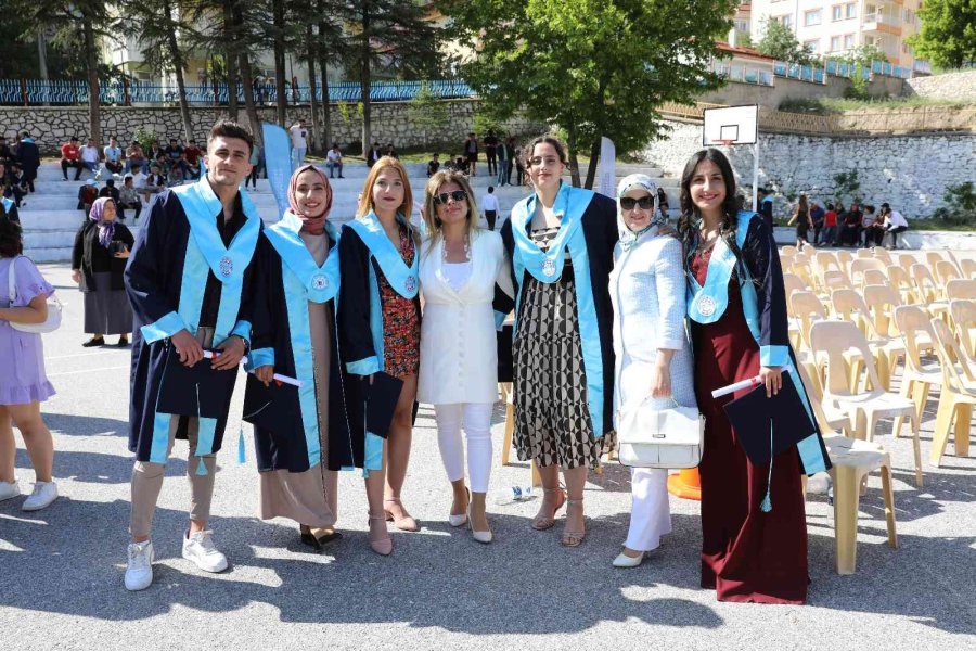 Alkü Akseki Myo’da Mezuniyet Heyecanı