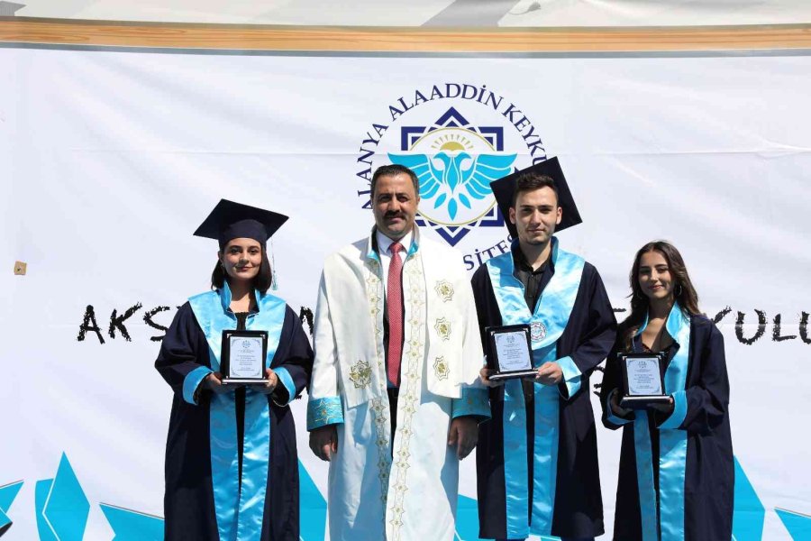 Alkü Akseki Myo’da Mezuniyet Heyecanı